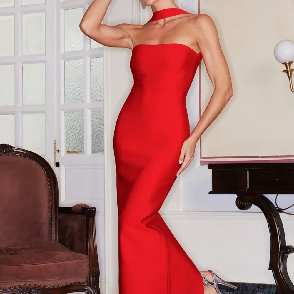 Bella Barnett Strapless Bodycon Dress - Picture 1 of 8